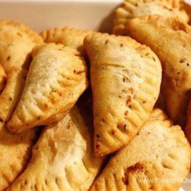 Pastelles de viandes et de poissons